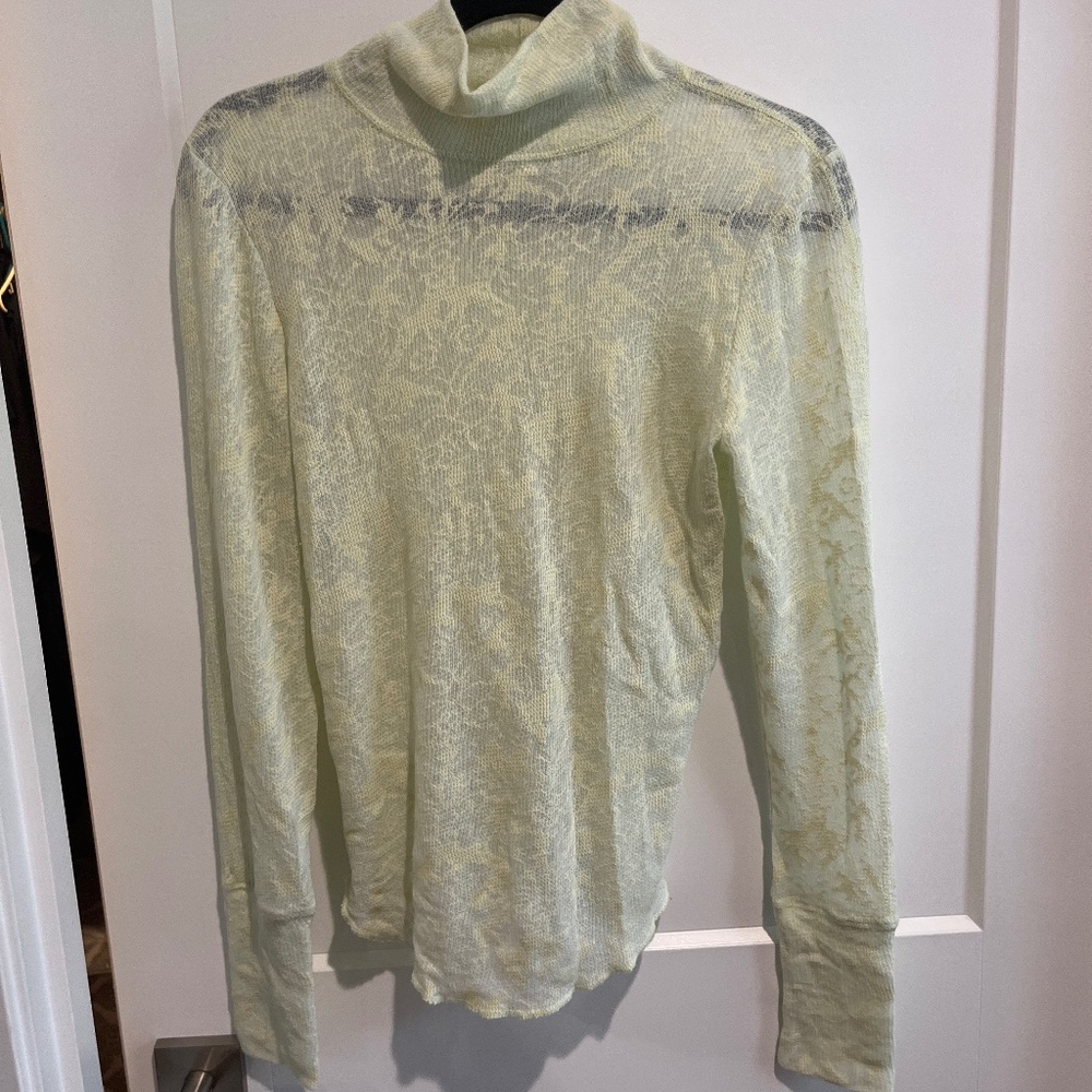 💚Free People sheer mock turtleneck top